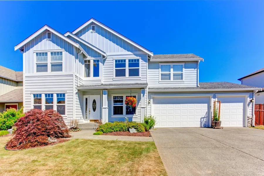 When To Replace Vs Repair Your Concrete Driveway in Knoxville, TN When To Replace Vs Repair Your Concrete Driveway in Knoxville, TN